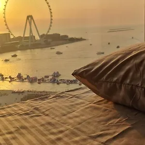 1 World Property, Jbr, Award Winning Hostel, Coliving, Near Metro بيت شباب
