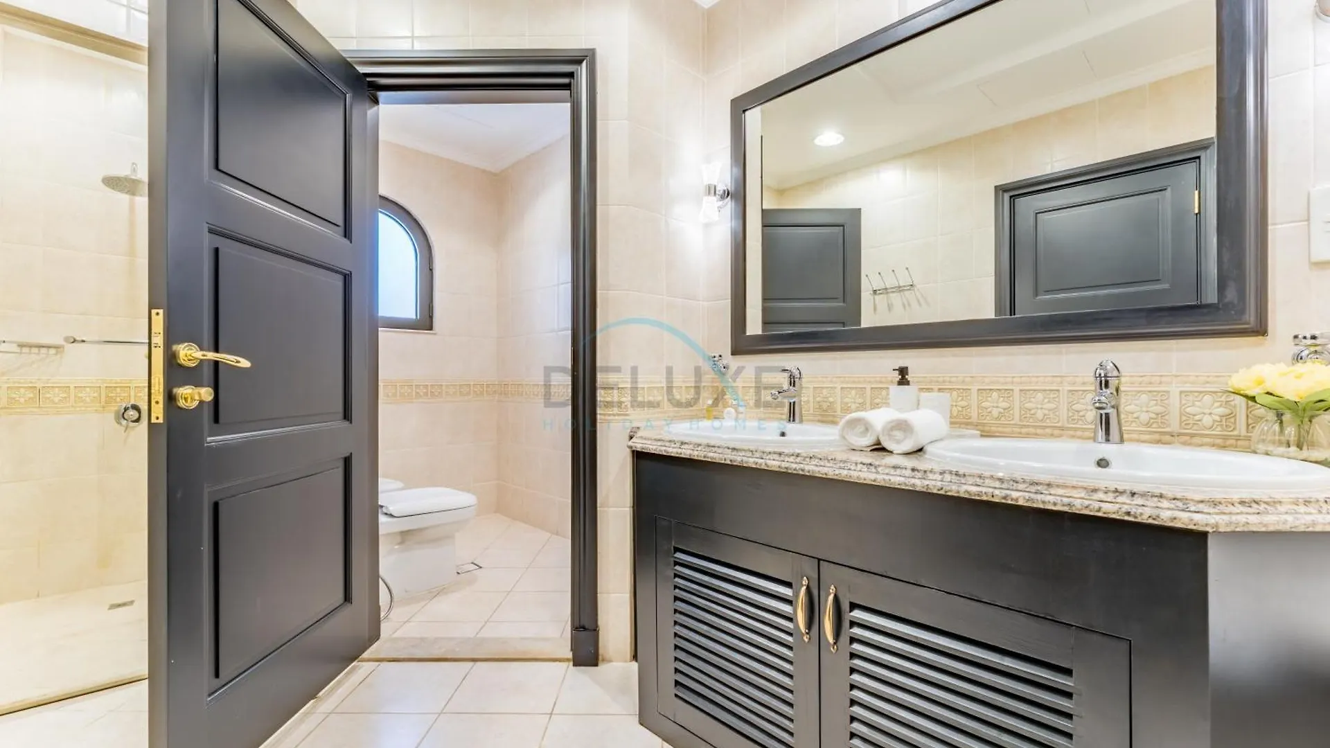 Close To The Beach 4Br And Assistant'S Room Villa With Bbq Facility, Canal Cove, Palm Jumeirah By Deluxe Holiday Homes Dubai 0*,  United Arab Emirates