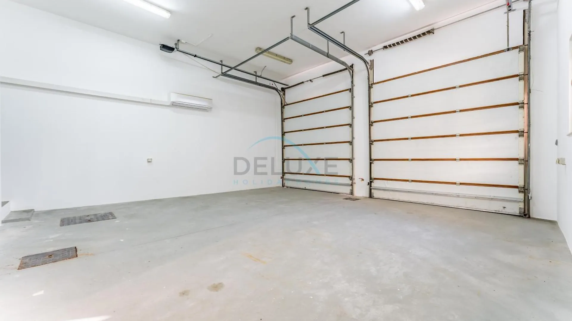 Close To The Beach 4Br And Assistant'S Room Villa With Bbq Facility, Canal Cove, Palm Jumeirah By Deluxe Holiday Homes Dubai 0*,  United Arab Emirates